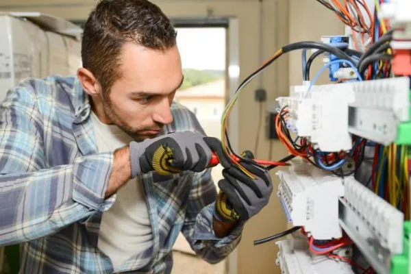 Imagem ilustrativa de Empresas de instalações elétricas industriais